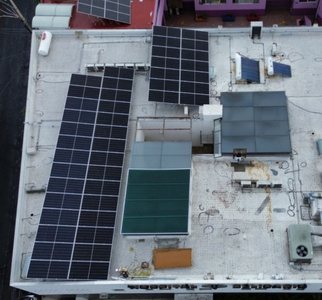 43 paneles · 630 W, Hospital Belisario